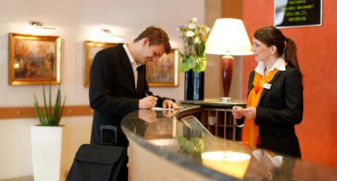 Jak powinna wyglądać recepcja w Hotelu a jak w Firmie?